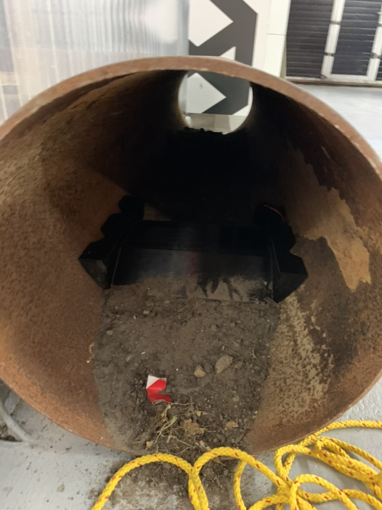 Het prototype geplaatst in een tunnelbuis voor een test.