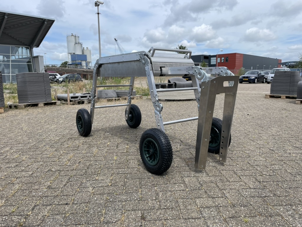 Het mechanische frame tijdens de ontwikkeling.